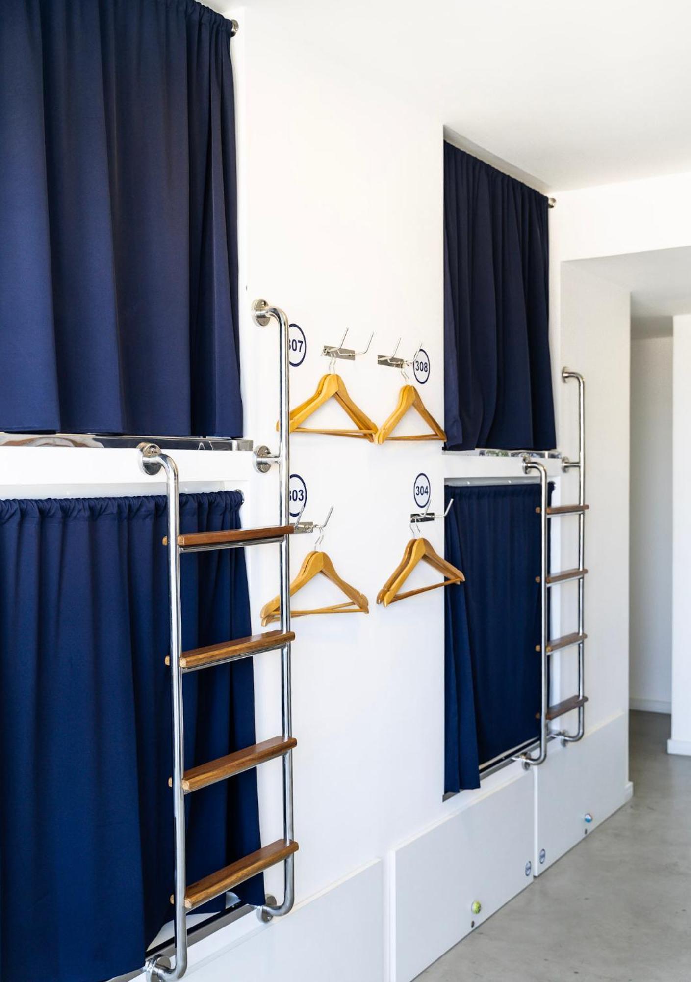 Single Bed Mixed Dormitory Deluxe