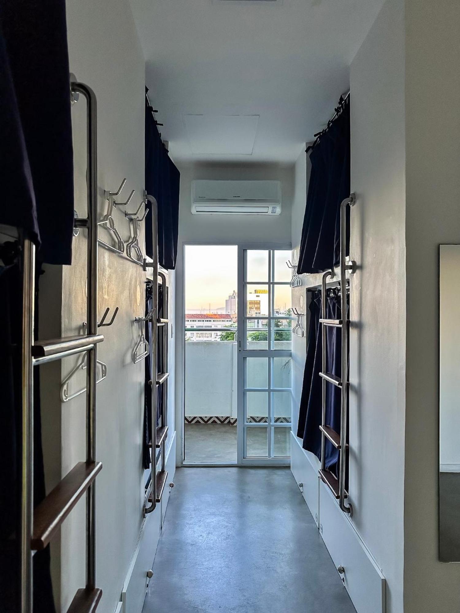 Bed 10-Bed Female Dormitory Room