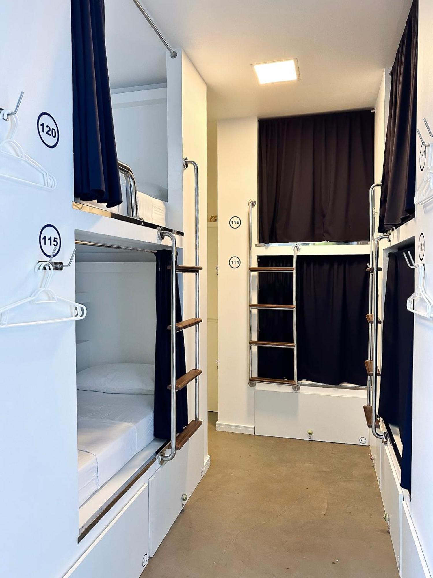 Bed 12-Bed Mixed Dormitory Room